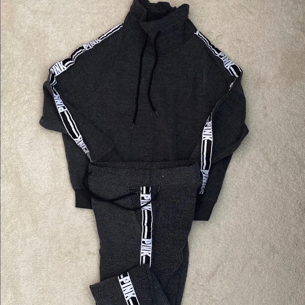 PINK  Super soft sweatsuit. Size extra small